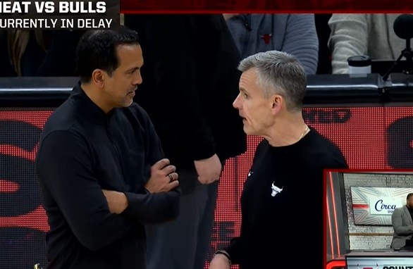 开云在线开户-要打了吗？公牛热火球员回到场地 比赛已经延迟一个半小时